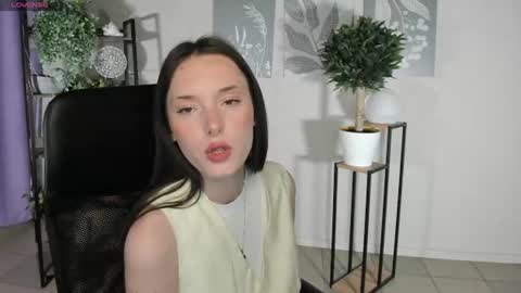 Snapshot of eva_leeee chatting on 18, 6, 2026 Eva online show from 18, 6, 2026