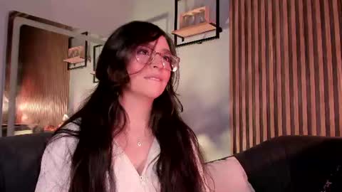 Angelinne online show from 5, 8, 2026