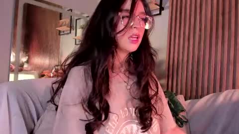 Angelinne online show from 6, 8, 2026