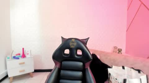 Eva  online show from 7, 3, 2026