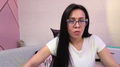 Eva  online show from 22, 6, 2026