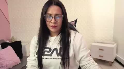 Eva  online show from 26, 6, 2026