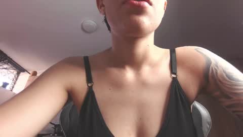 Snapshot of eva_monwalker chatting on 1, 6, 2026 Eva cute online show from 1, 6, 2026