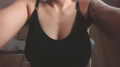 Snapshot of eva_monwalker chatting on 9, 6, 2026 Eva cute online show from 9, 6, 2026