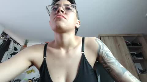 Snapshot of eva_monwalker chatting on 17, 6, 2026 Eva cute online show from 17, 6, 2026