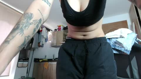Snapshot of eva_monwalker chatting on 25, 6, 2026 Eva cute online show from 25, 6, 2026