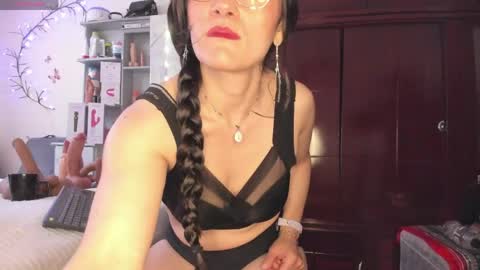Eva Notty  online show from 25, 4, 2026