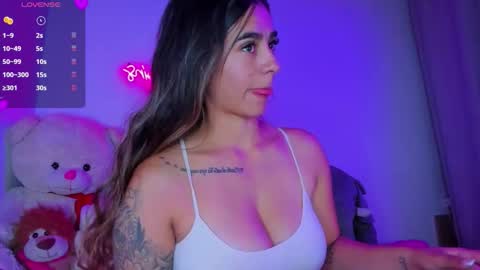 Eva Shinee online show from 14, 11, 2025