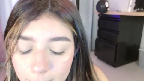 Eva Sin online show from 25, 10, 2025