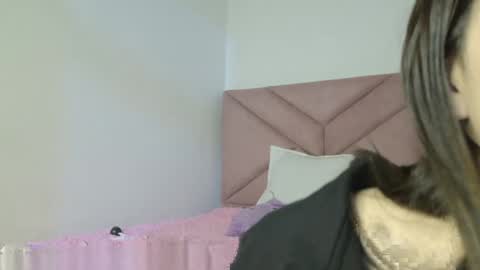 Eva Sin online show from 6, 5, 2026