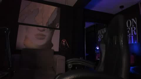 Snapshot of eva_viulet chatting on 11, 4, 2026 MISS EVY online show from 11, 4, 2026