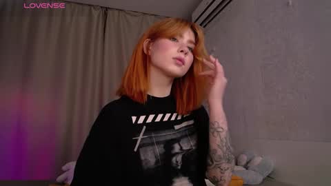 Snapshot of evaa_moonn_ chatting on 10, 11, 2025 Eva online show from 10, 11, 2025