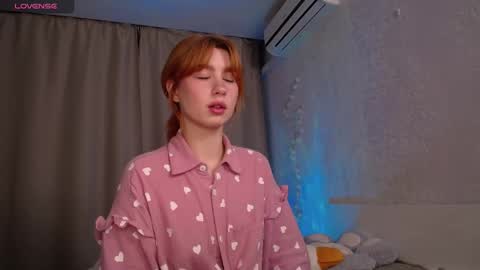 Snapshot of evaa_moonn_ chatting on 1, 12, 2025 Eva online show from 1, 12, 2025