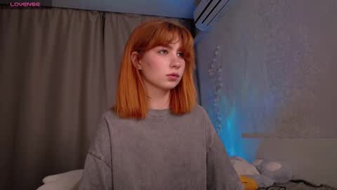 Snapshot of evaa_moonn_ chatting on 5, 12, 2025 Eva online show from 5, 12, 2025