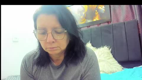 Snapshot of evaaross chatting on 26, 10, 2025 Eva online show from 26, 10, 2025