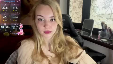 evacarter1 online show from 22, 4, 2026