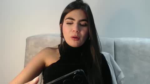 evacollins12 online show from 1, 10, 2025
