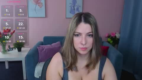 Snapshot of evafolverr chatting on 12, 10, 2025 Eva online show from 12, 10, 2025