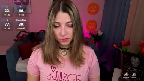 Snapshot of evafolverr chatting on 5, 11, 2025 Eva online show from 5, 11, 2025