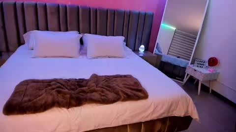 Eva Gomez online show from 7, 2, 2025