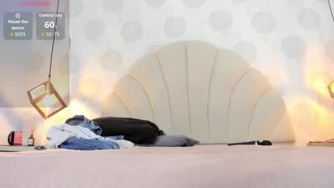 E V A  online show from 3, 2, 2026