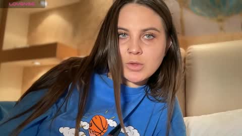 Snapshot of evahazardd chatting on 5, 2, 2025 EvaHazard online show from 5, 2, 2025