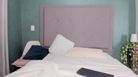 evamilf24 online show from 4, 2, 2025