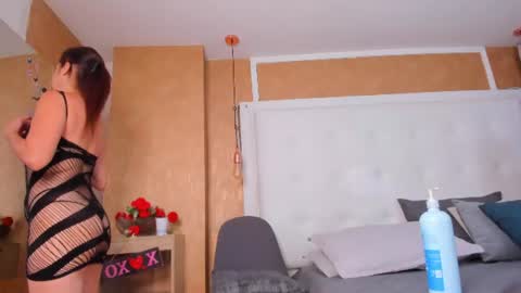 evamilf24 online show from 1, 7, 2026