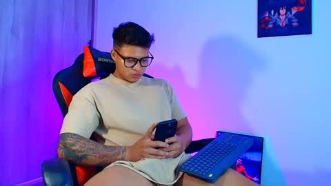 Snapshot of evan_greey chatting on 10, 11, 2025 EVAN GREY online show from 10, 11, 2025
