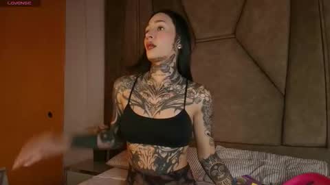 evangeline_hell online show from 25, 3, 2026