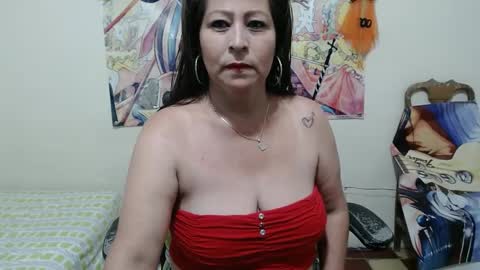 Snapshot of evangelinhotxxx33 chatting on 12, 1, 2025 Eva online show from 12, 1, 2025