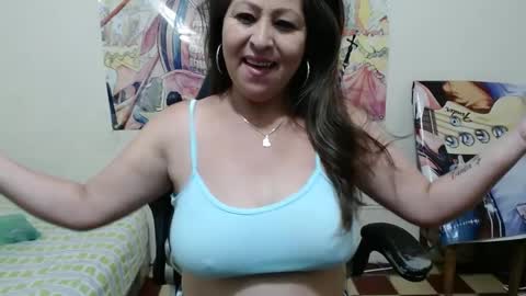 Snapshot of evangelinhotxxx33 chatting on 1, 3, 2025 Eva online show from 1, 3, 2025