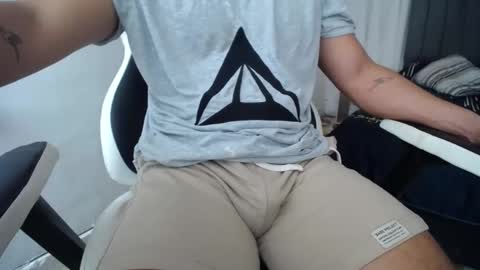 Snapshot of evans_king chatting on 6, 1, 2025 Evan online show from 6, 1, 2025