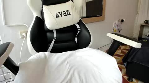 Snapshot of evans_king chatting on 3, 3, 2025 Evan online show from 3, 3, 2025