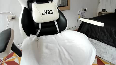 Snapshot of evans_king chatting on 8, 3, 2025 Evan online show from 8, 3, 2025