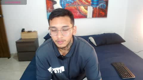   online show from 25, 3, 2026