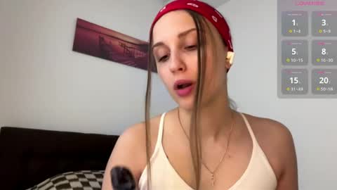 evarenard_ online show from 28, 4, 2026
