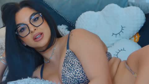 Snapshot of evareyss chatting on 6, 2, 2025 evareyss online show from 6, 2, 2025