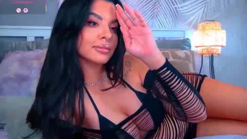 Snapshot of evareyss chatting on 8, 10, 2025 evareyss online show from 8, 10, 2025