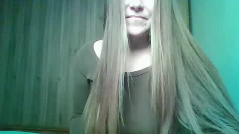 Snapshot of evasapples2026 chatting on 16, 1, 2026 evasapples2026 online show from 16, 1, 2026