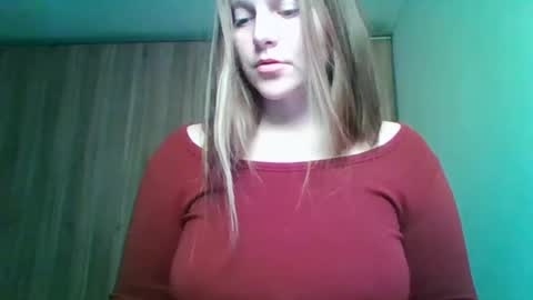 Snapshot of evasapples2026 chatting on 17, 1, 2026 evasapples2026 online show from 17, 1, 2026