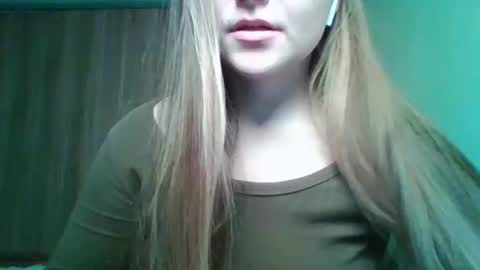 Snapshot of evasapples2026 chatting on 18, 1, 2026 evasapples2026 online show from 18, 1, 2026