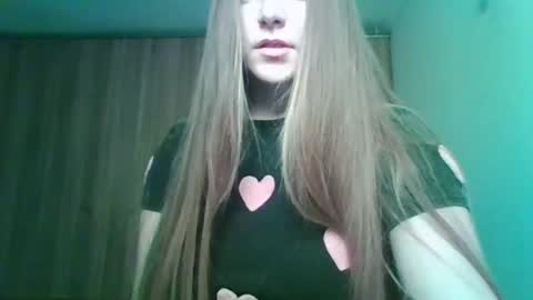 Snapshot of evasapples2026 chatting on 18, 2, 2026 evasapples2026 online show from 18, 2, 2026