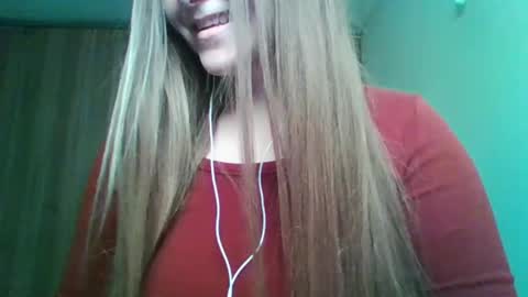 Snapshot of evasapples2026 chatting on 20, 2, 2026 evasapples2026 online show from 20, 2, 2026