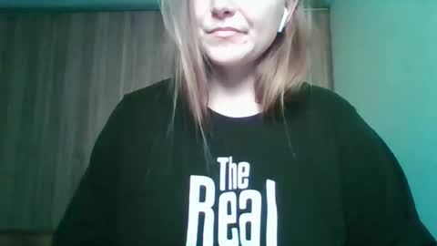 Snapshot of evasapples2026 chatting on 25, 2, 2026 evasapples2026 online show from 25, 2, 2026