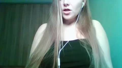 Snapshot of evasapples2026 chatting on 27, 2, 2026 evasapples2026 online show from 27, 2, 2026