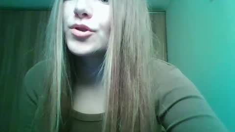 Snapshot of evasapples2026 chatting on 2, 3, 2026 evasapples2026 online show from 2, 3, 2026