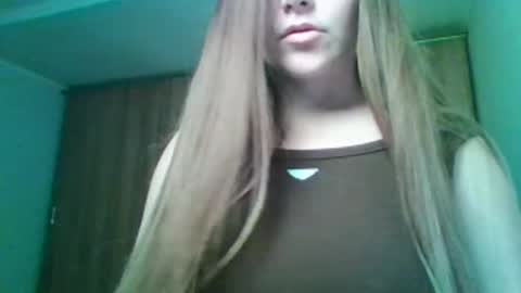 Snapshot of evasapples2026 chatting on 10, 3, 2026 evasapples2026 online show from 10, 3, 2026