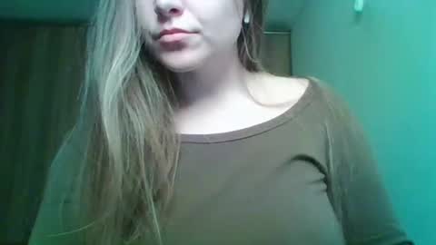 Snapshot of evasapples2026 chatting on 14, 3, 2026 evasapples2026 online show from 14, 3, 2026