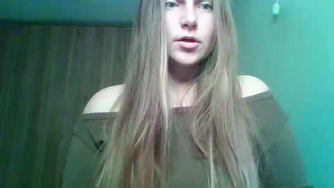 Snapshot of evasapples2026 chatting on 15, 3, 2026 evasapples2026 online show from 15, 3, 2026